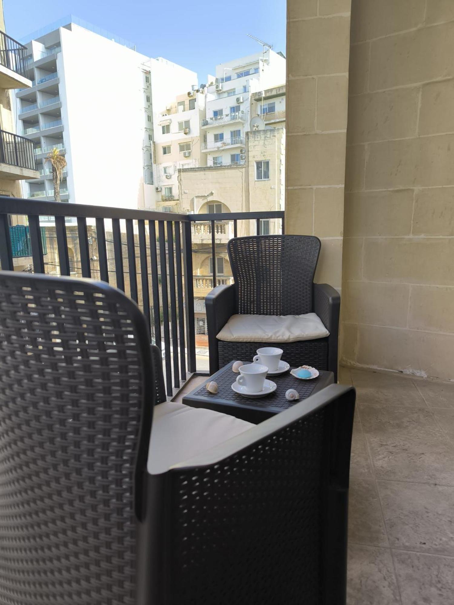 3 Bedrooms 160sqm Balluta Bay By Walk! Saint Julian's