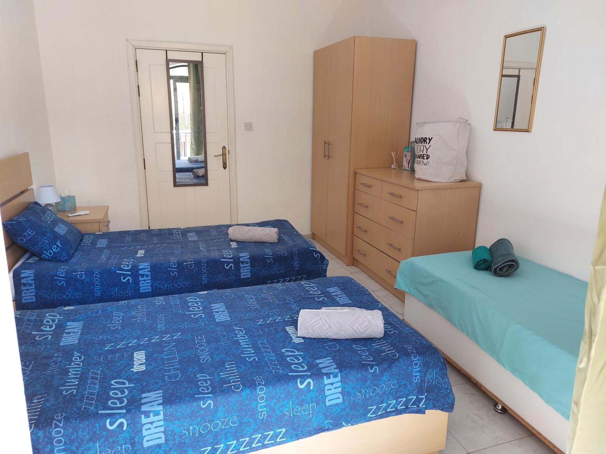 Apartment 3 Bedrooms 160sqm Balluta Bay By Walk!